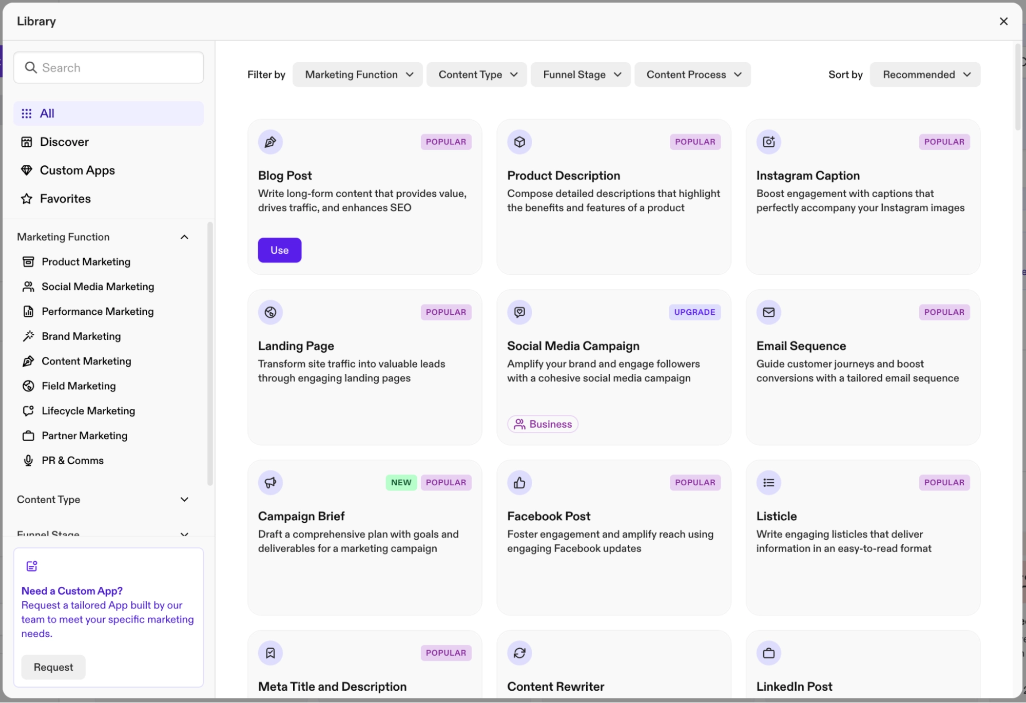 La dashboard di Jasper, che mostra le diverse funzionalità AI pronte per l'implementazione, inclusa la creazione di post di blog, il generatore di descrizioni di prodotti e il designer di campagne sui social media